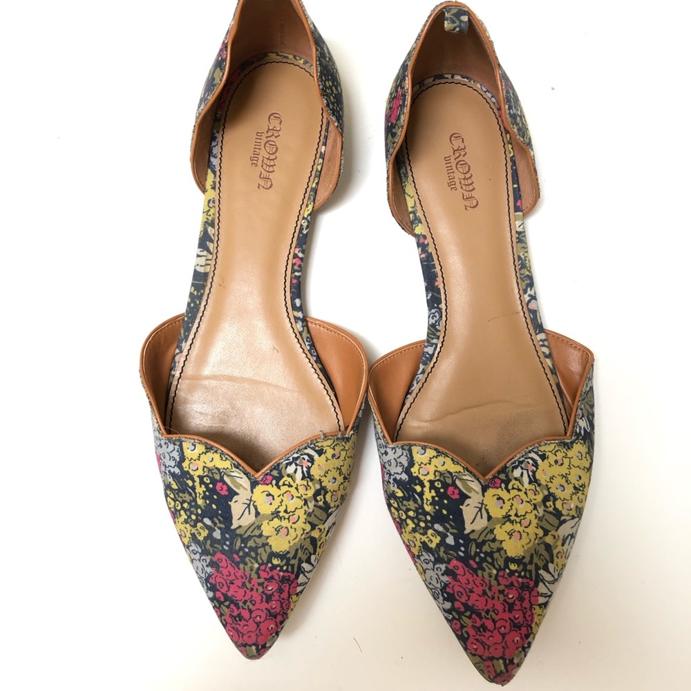 Spring floral flats
